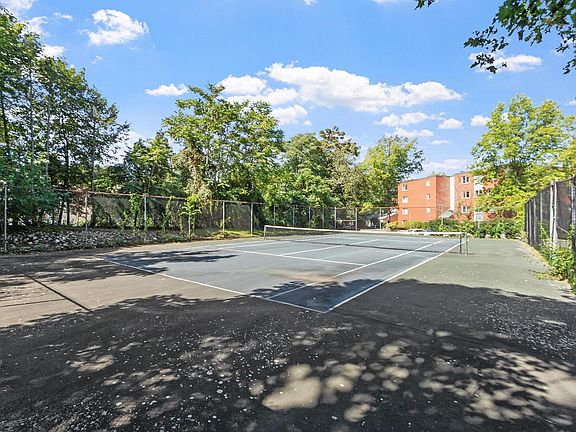 5th image of 487 Place Ln