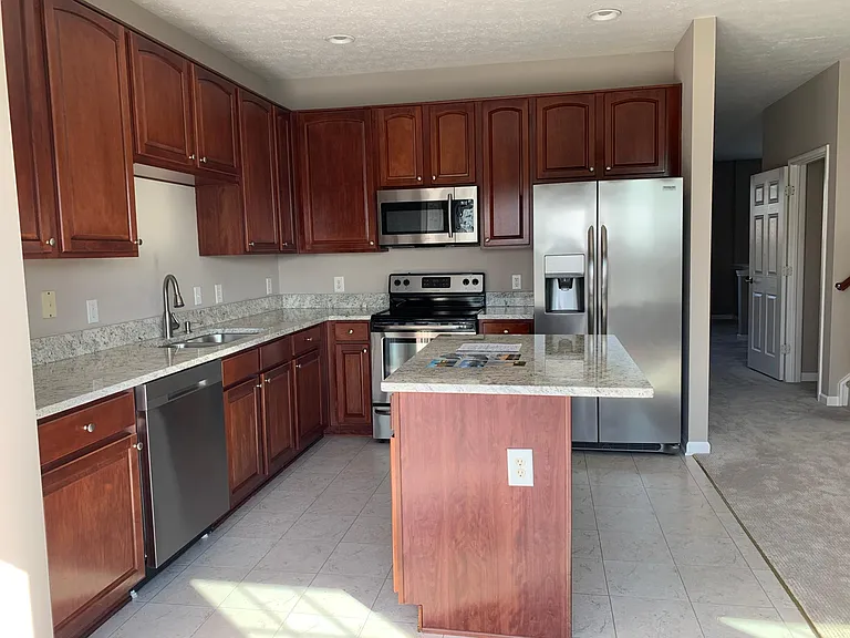 5565 Trammel Ct — Photo 9