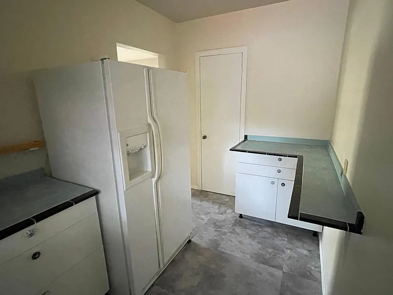 435 12th Ave NE #5 — Photo 9