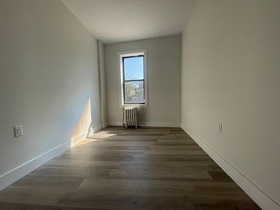 3rd image of 565 Bergen Ave #1D