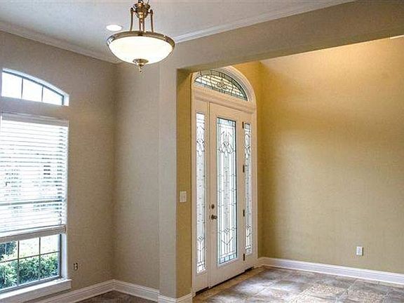 2nd image of 13 Stonebrook Ct