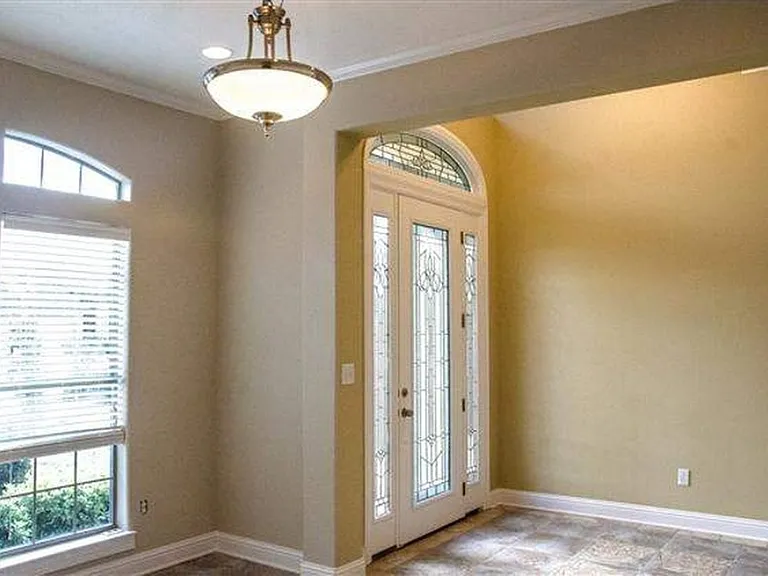 13 Stonebrook Ct — Photo 2