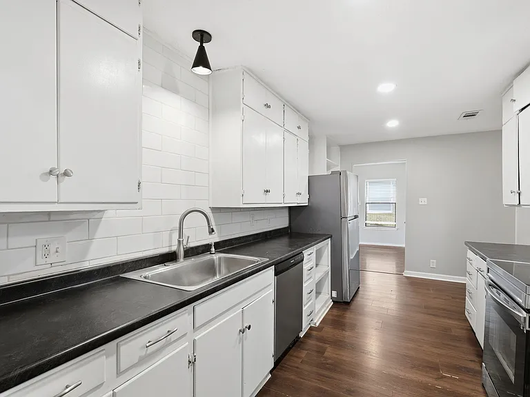 1510 Juanita Dr — Photo 12