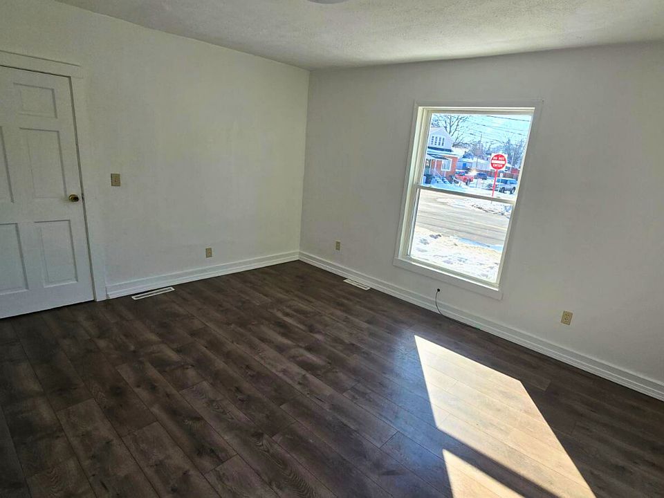 1st image of 110 Elyria St #2