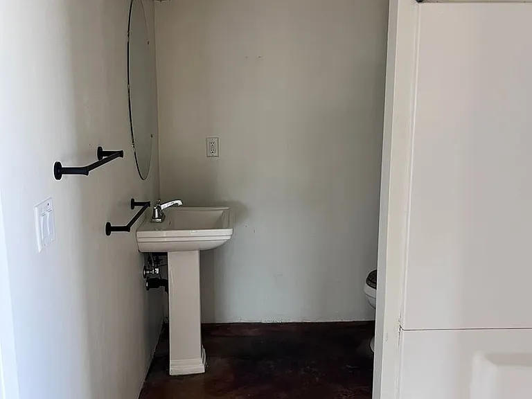 1350 S 8th Ave — Photo 5