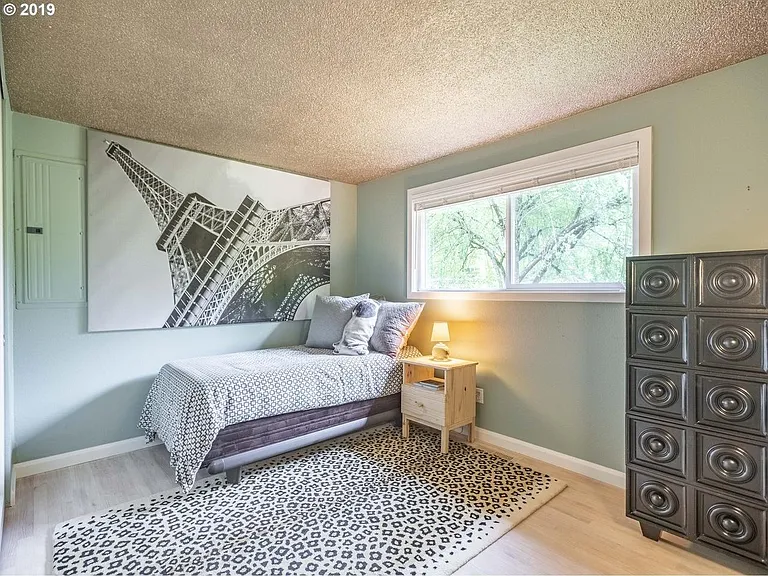 8727 SW 54th Ave — Photo 11
