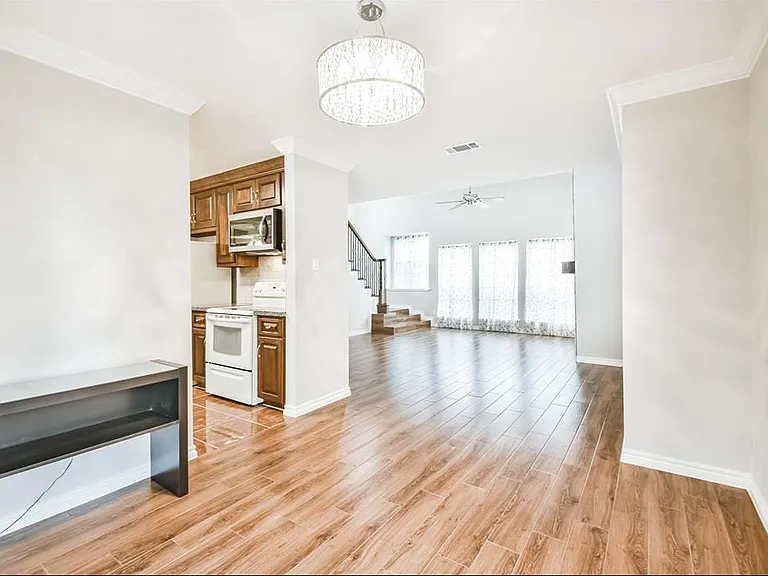 10327 Brickyard Ct — Photo 9
