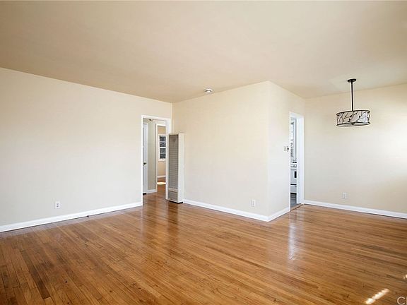 4th image of 8704 El Manor Ave