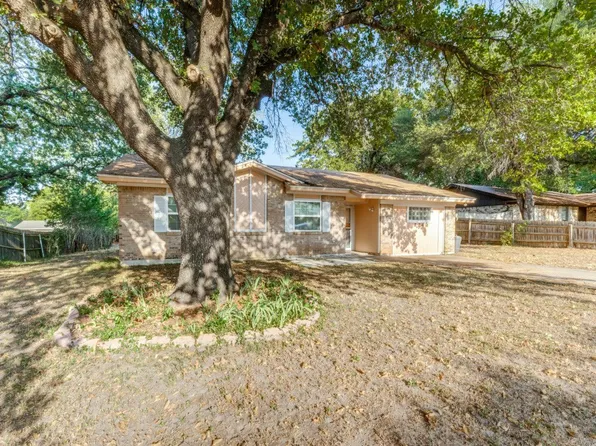 224 Lilac Ln, Azle, TX 76020