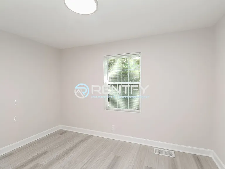 9304 Legranger Rd — Photo 9