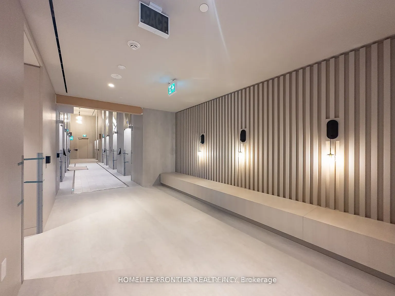 Menkes - Sugar Wharf — Photo 2