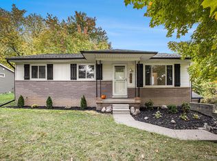 2681 Golf Club Rd, Howell, MI 48843