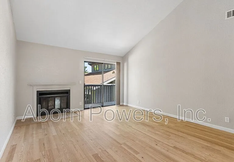 3180 Country Club Dr #3B — Photo 4