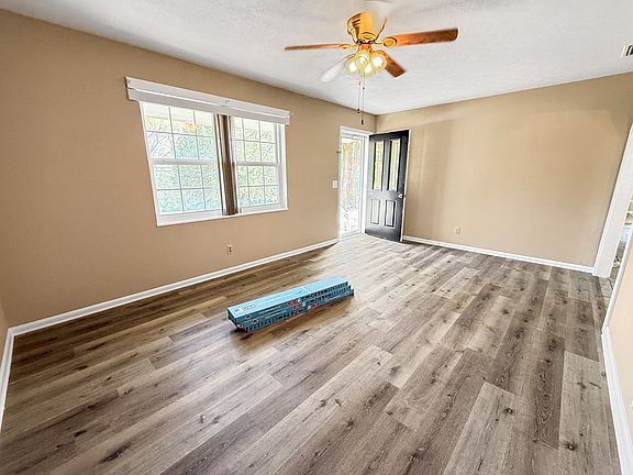 5th image of 408 Ozark Rd