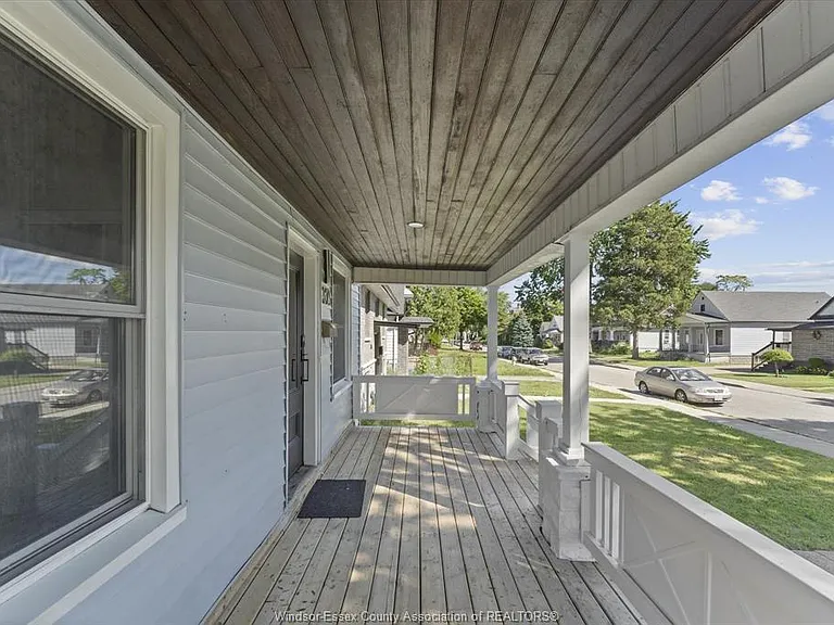 371 Curry Ave — Photo 8