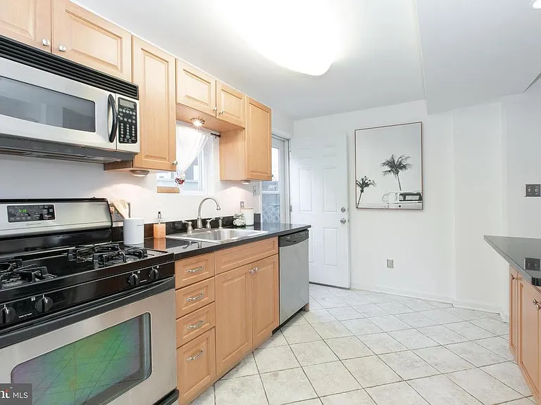 1136 Oneil St — Photo 8