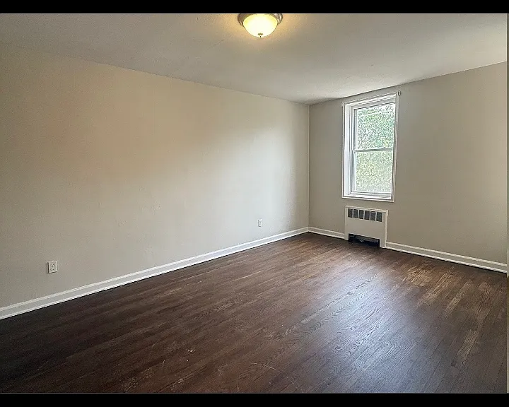 102 Chancellor Ave #B35 — Photo 3