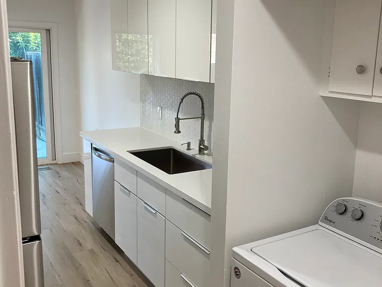 3375 Payne Ave — Photo 11