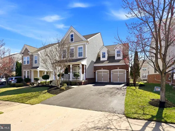 42637 Willow Bend Dr, Ashburn, VA 20148