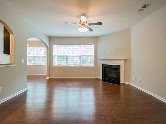 3rd image of 3025 Ainsley Ln