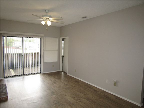 3rd image of 2405 W Slaughter Ln