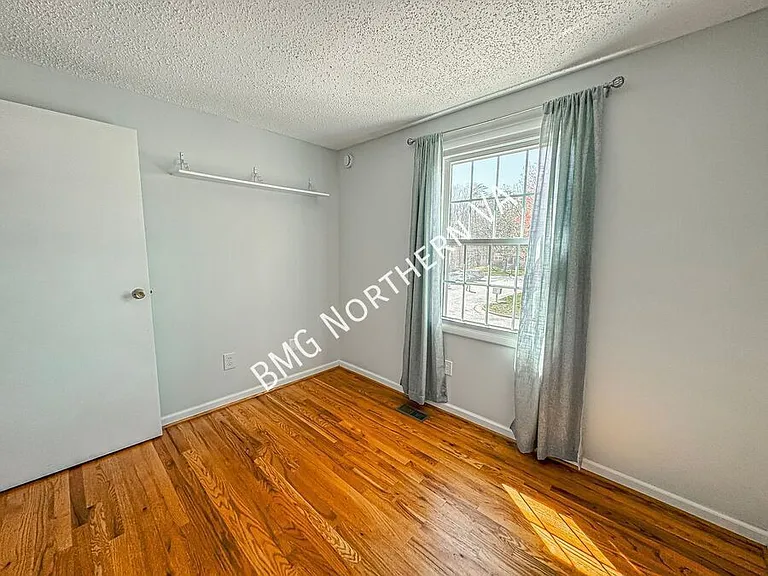 8627 Spring Creek Ct — Photo 20