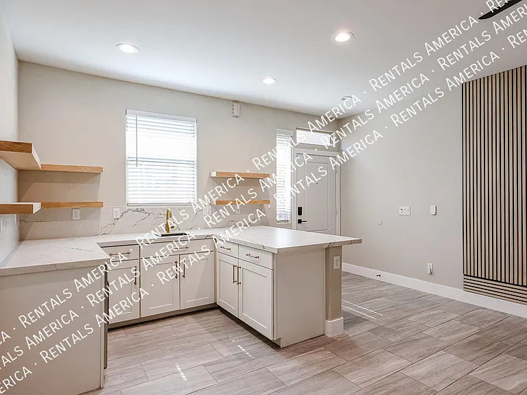 7855 W Rock Springs Dr — Photo 8