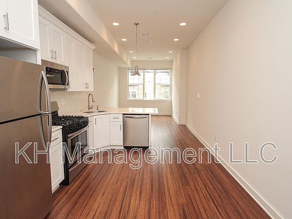2nd image of 864 N 19th St #1