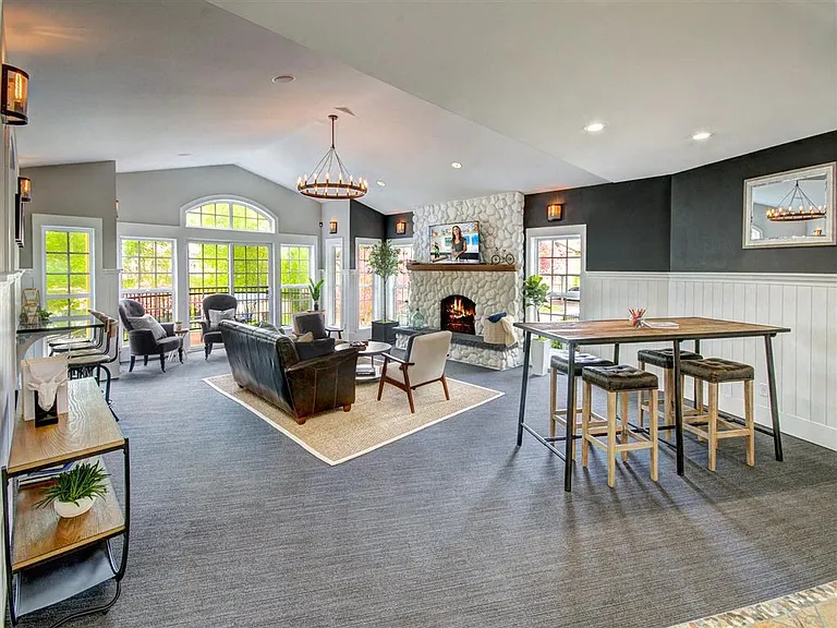 Deer Creek Apartments — Photo 28