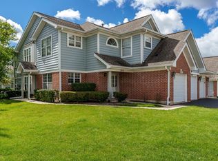 2933 Heatherwood Dr, Schaumburg, IL 60194