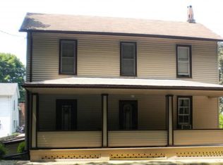 49 Valley St, Columbia, NJ 07832