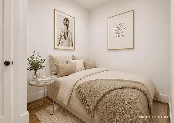 Bedroom, photo 1