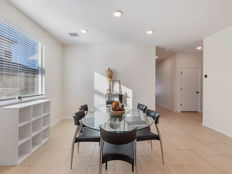 12804 De La Rosa Ave — Photo 9