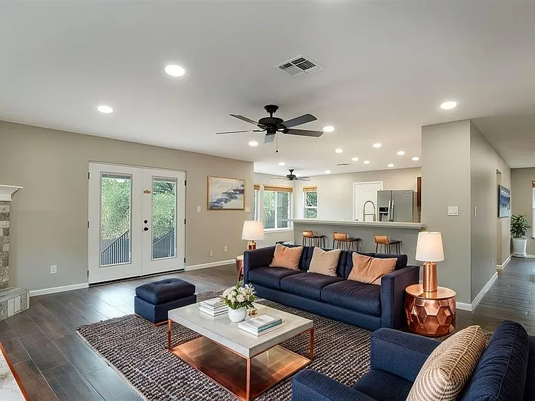 2412 Willow Way — Photo 4