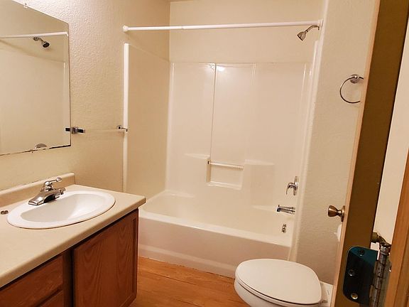3rd image of 2110 8th Ave NW APT 4