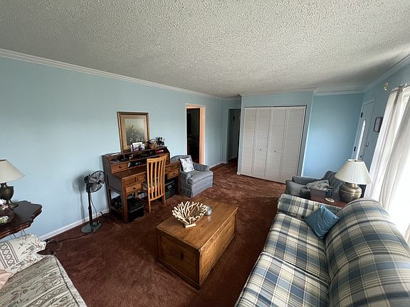 5th image of 105 Tollgate Rd