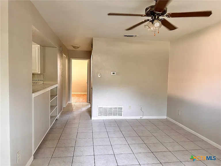 1009 Hazelton St — Photo 14