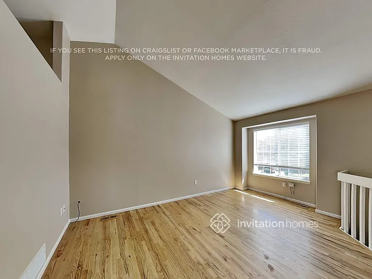 4861 N Silverlace Dr — Photo 4