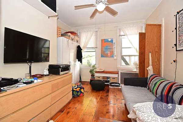 Rented by RES New York | media 22