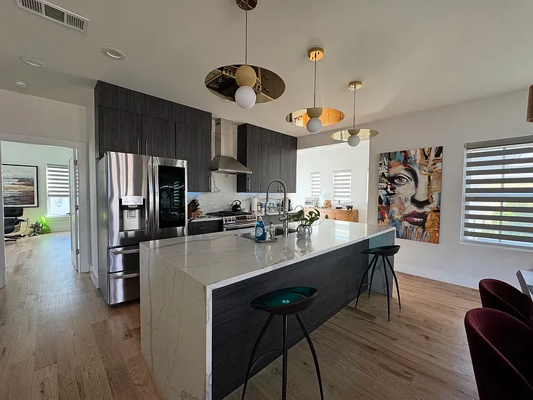 5726 Mercedes Ave — Photo 6