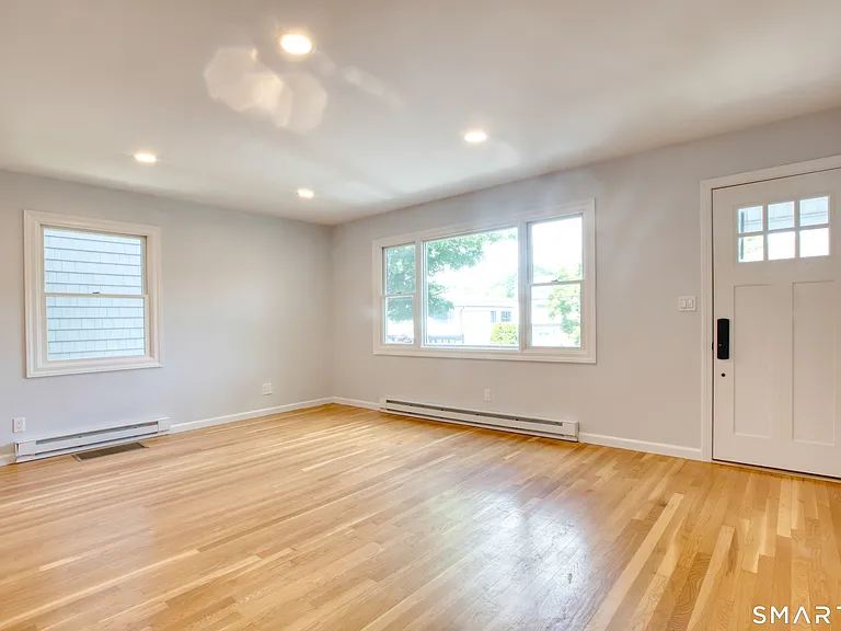8 Ridge Pl #1 — Photo 3