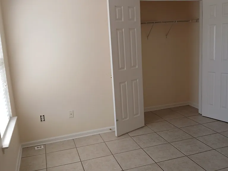 2514 Shady Oak Ct #B — Photo 17