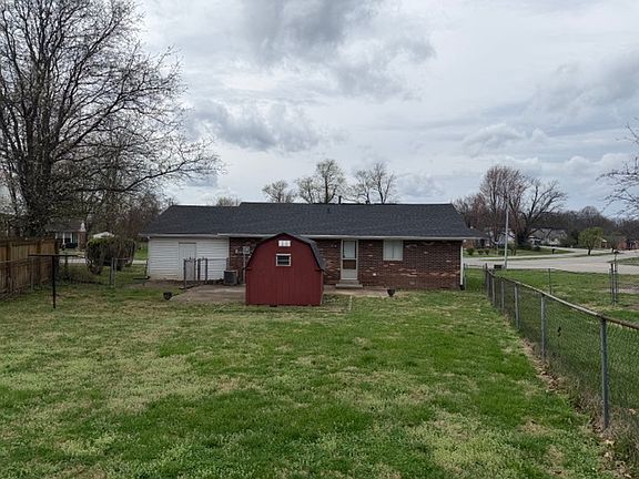 2nd image of 106 Honeysuckle Ln