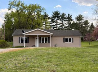 1289 Rainbow Dr NE, Lancaster, OH 43130