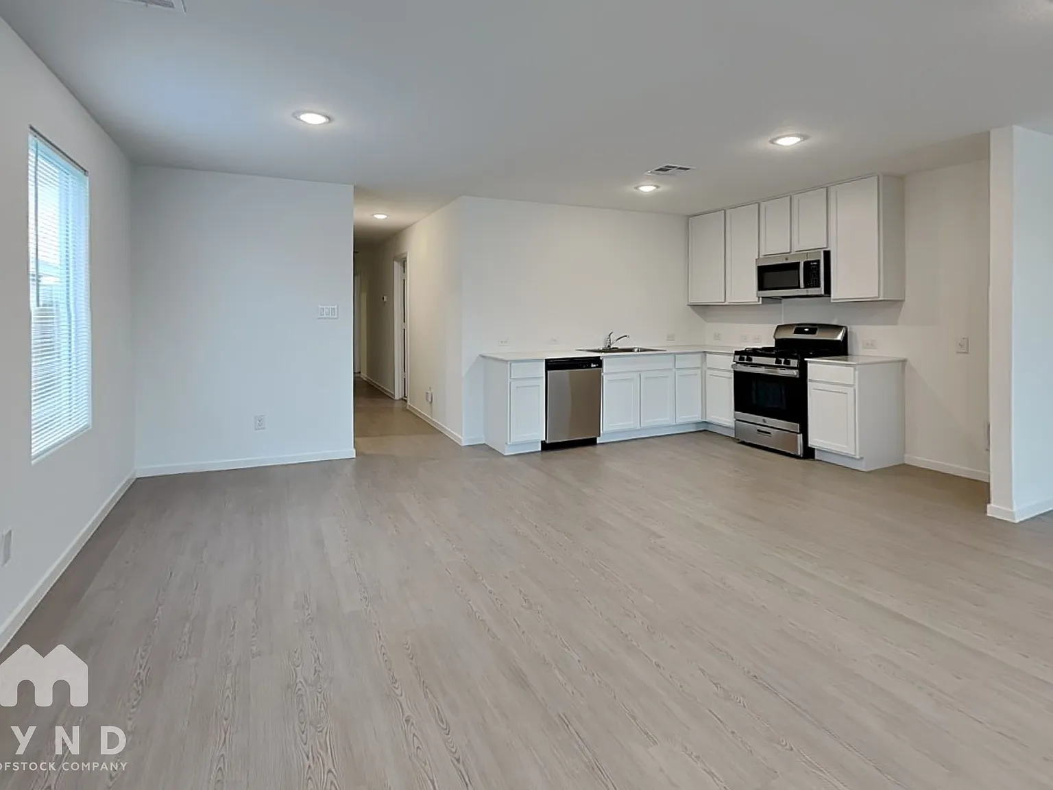4 bed, 2.0 bath, 1375 sqft, $1,495 — Photo 3