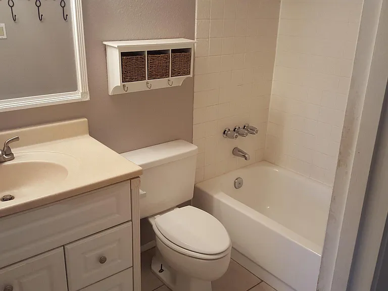 921 W Naranja Ave — Photo 4