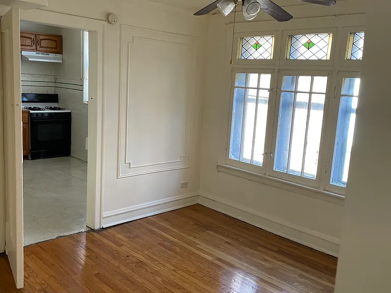 8352 S Maryland Ave #3 — Photo 6