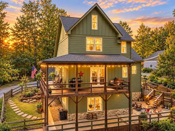 97 Cypress Cir, Ellijay, GA 30540