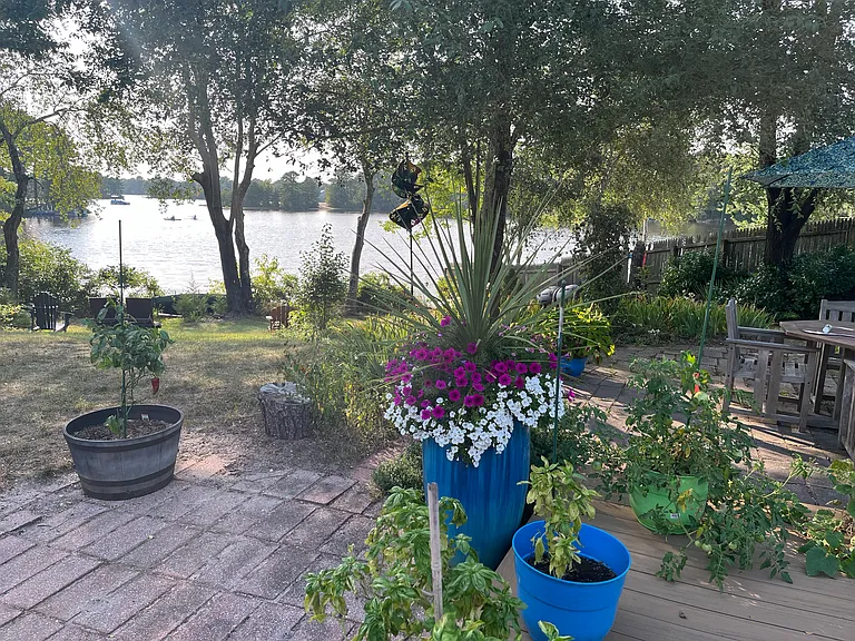 1 Shore Cir — Photo 4
