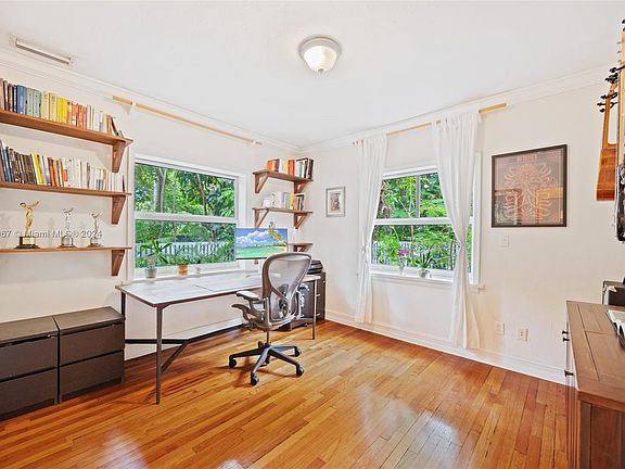 5th image of 3701 Kumquat Ave
